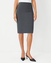 Ann Taylor Modern Charcoal The Seamed Pencil Skirt in Seasonless Stretch — Curvy Fit