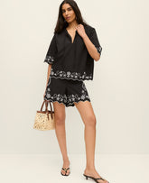 Vinci Leather Black The Side Zip Scalloped Short