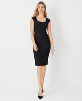 Vinci Leather Black The Scoop Neck Sheath Dress in Bi-Stretch — Curvy Fit