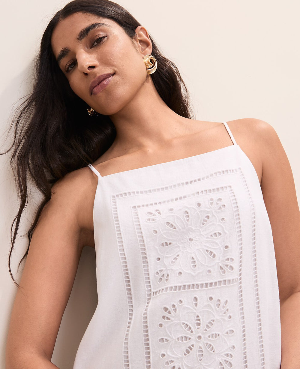 Ann Taylor White Embroidered Shift Dress in Linen Blend